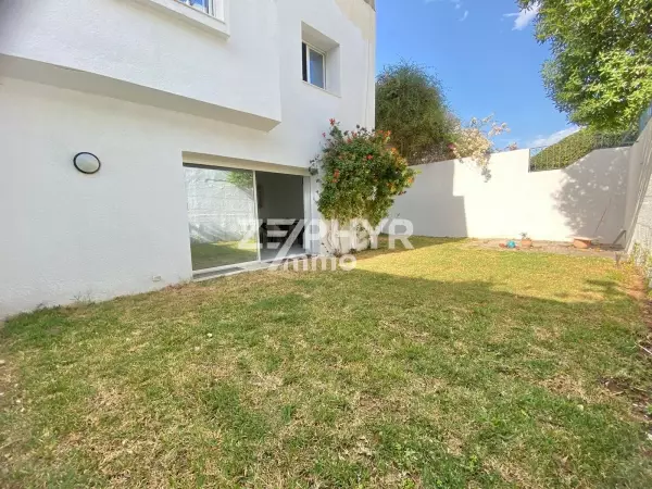 A louer duplex S3 semi meublé avec jardin à Gammarth