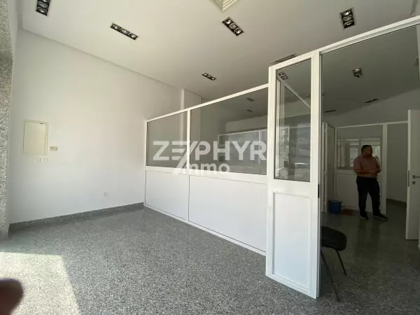 A louer Bureau 70m² aux Berges du Lac 1