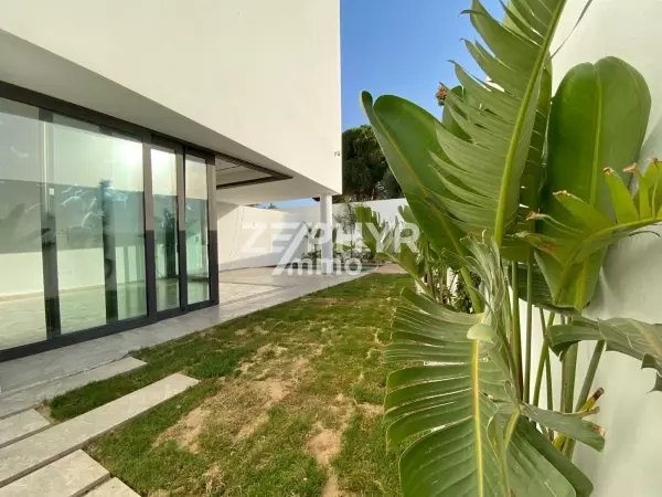 À vendre Somptueuse villa jumelée moderne de haut standing à la Soukra