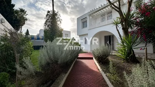 A louer villa S4 avec jardin à Carthage