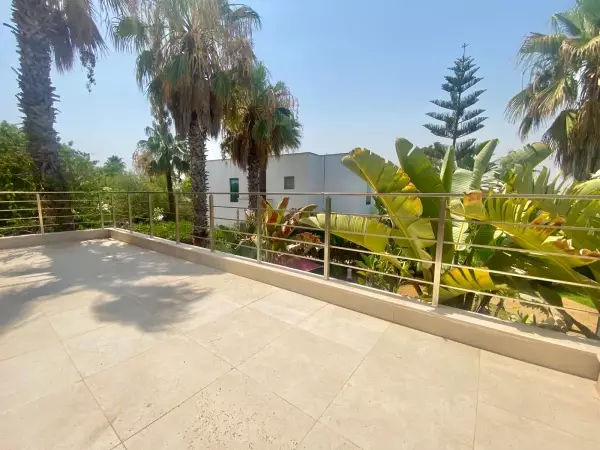 A louer appartement S2 Vide 220m² à Gammarth
