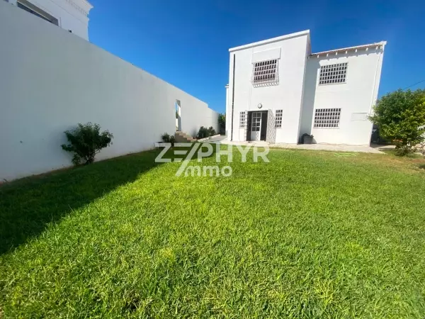 A louer villa S4 avec jardin à Carthage
