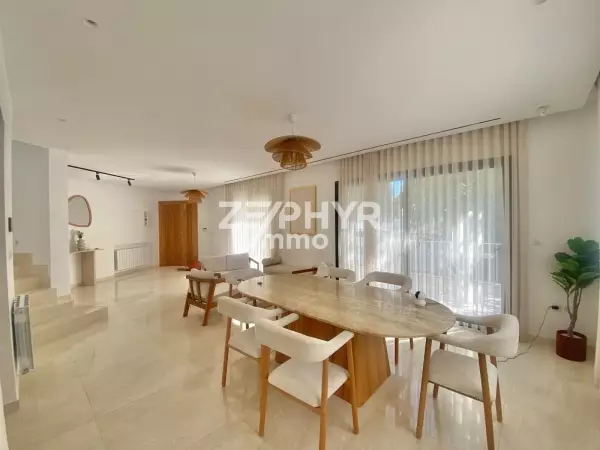 A louer villa S5 meublé avec piscine à la Marsa