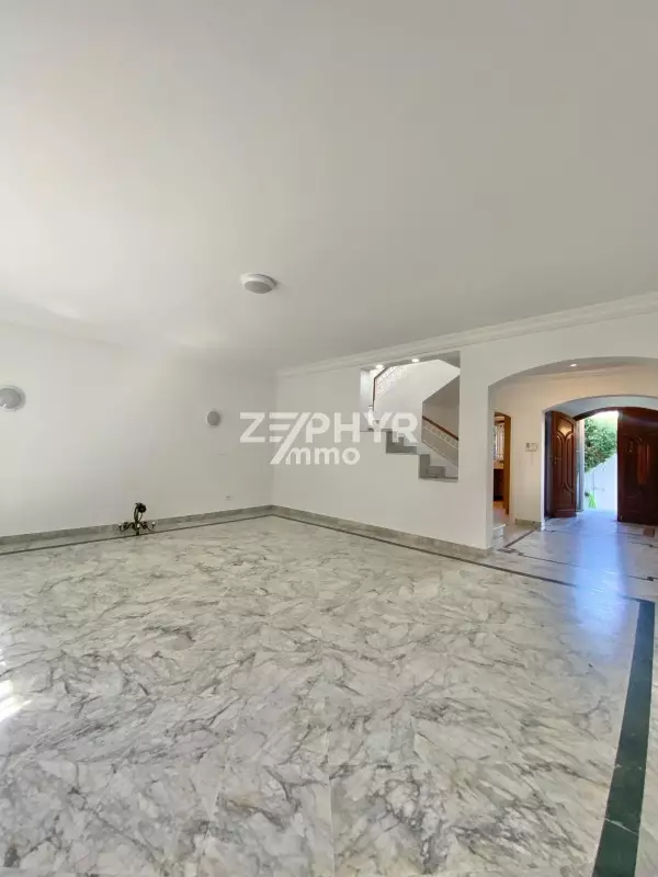 A louer Villa S5 à la Marsa