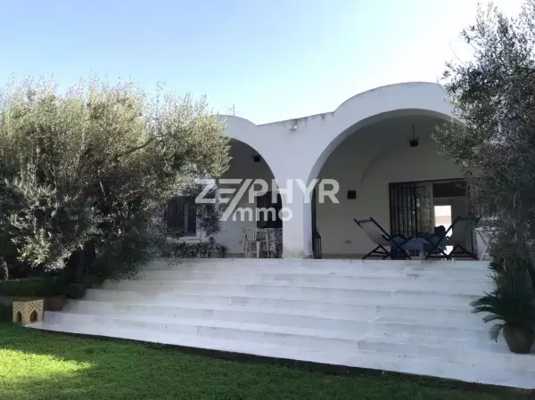 A louer Villa entièrement meublée avec piscine à Hammamet